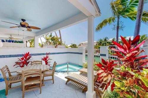 DK27 Key Lime Villa