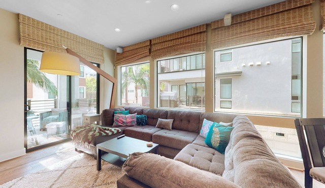 Dog-friendly condo with office - pool, hot tub, and fitness center