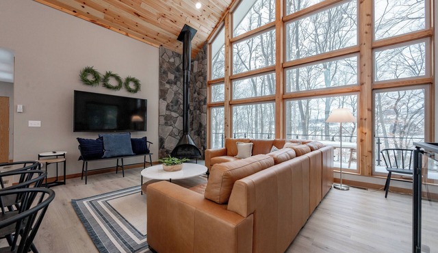 Dog Friendly Luxe Deep Creek Stay w/Indoor Pool