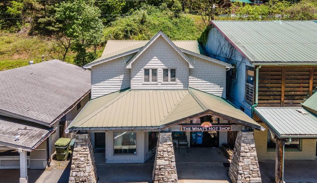 Downtown Cherokee Loft- Walking Distance Cherokee Island Park