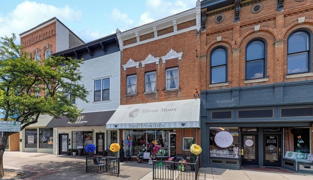 Downtown Luxury Flat OWU Campus Pet Friendly in Delaware