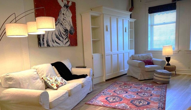 Downtown Yakima Apt 209, Sleeps 4