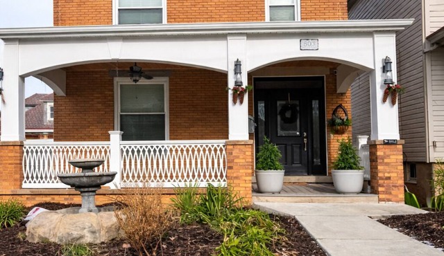 Draft 5 miles! 3 BR w a private bath in each BR+outdoor pavilion w grill