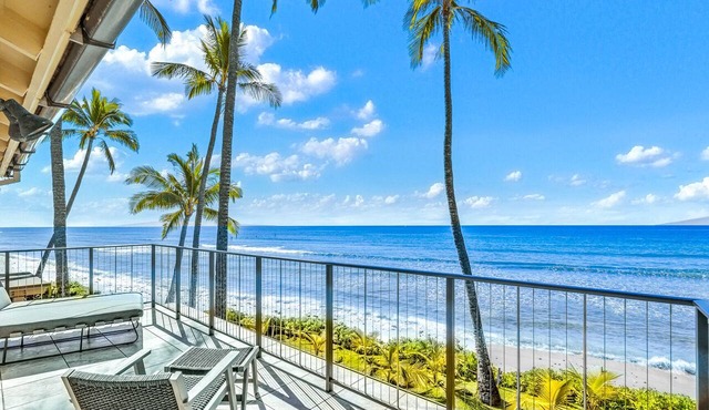 Easy Accessible Oceanfront Luxury Townhome in Puamana