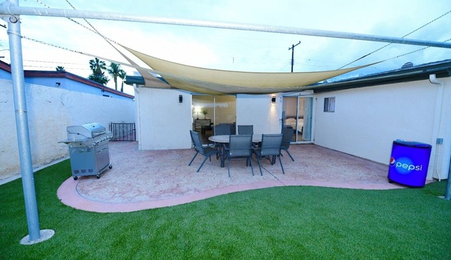 Effortless SD Getaway - Spacious Yard + Prime Location