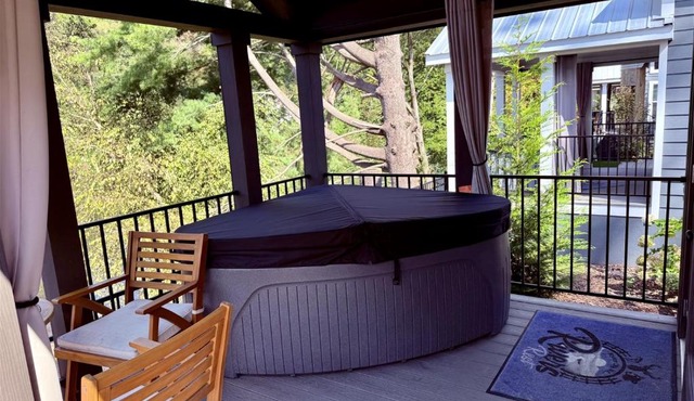Elk River Tiny Luxury Living with River Views