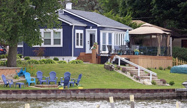Enjoy Spectacular Sunset Views ☀️ On True Lakefront