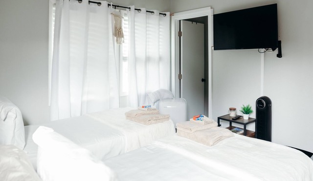 Enjoy the simplicity of this quiet and central accommodation.