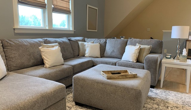 ⭐️ Entire Upscale Carriage House w/Garage Parking