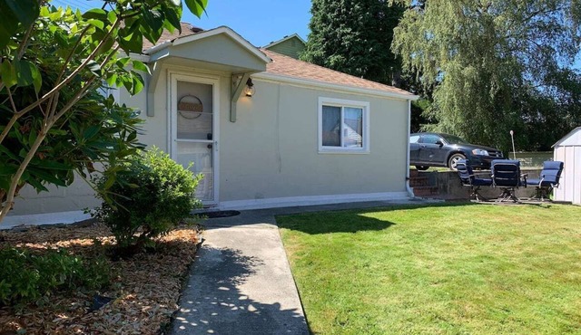 Everett - Cozy, Quiet 2 Bedroom House Close 2 Everything