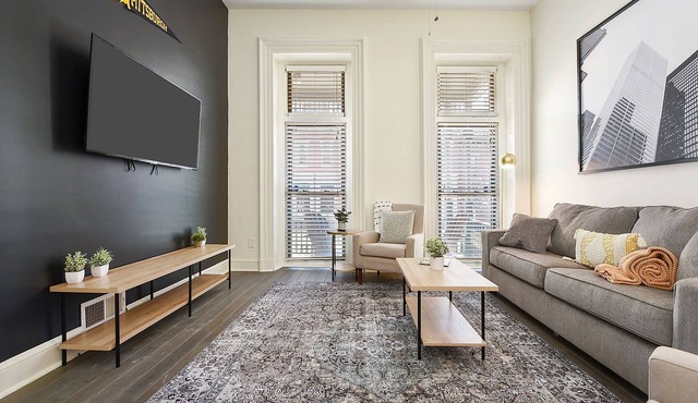 Fantastic 5 BR w/4x Off Street Parking - Sleeps 16