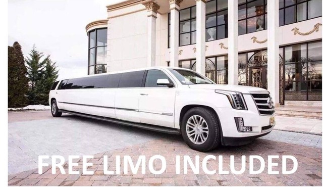 FREE LIMO, Private Pool Jacuzzi, 8 acres 5 room 5 bath Sleeps 26
