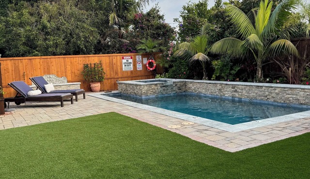 French style home w/pool, Jacuzzi & home office