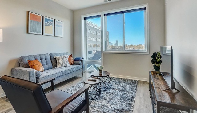 Frontdesk | 1 BR Apt close to Boathouse Row
