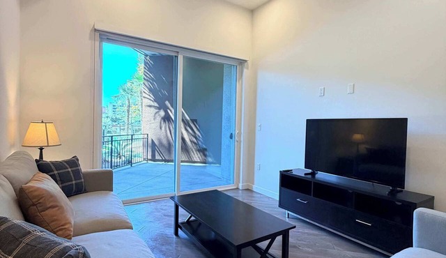 Fully Furnished 1BR in Misson Valley w/Parking