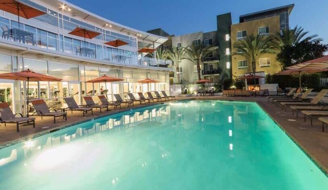 Fully Furnished 1BR San Diego w/Wi-Fi Parking