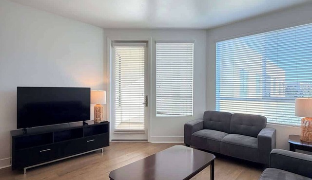 Fully Furnished 1BR San Diego w/Wi-Fi Parking