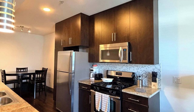 Fully Furnished 1BR San Diego w/Wi-Fi Parking