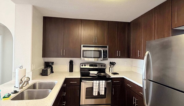 Fully Furnished 2BR in Misson Valley w/Parking