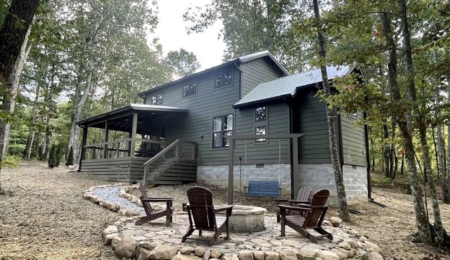 Fully Stocked Cabin Nestled Among the Trees in Tennessee