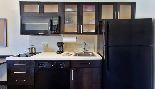 Get Some Refreshing Rest! Free Parking, Pet-friendly Property, Near Lukens Park