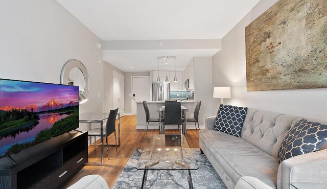 Global Luxury Suites Center City