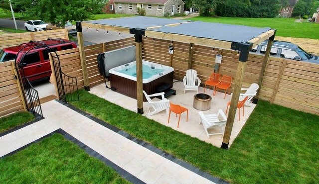 Golf Simulator | Hot Tub | Game Room | Downtown | Patio & Firepit