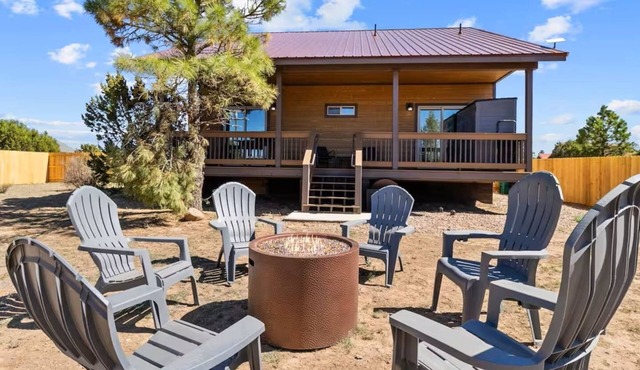Happy Pines Hideaway | Fire-pit, Pet Friendly!