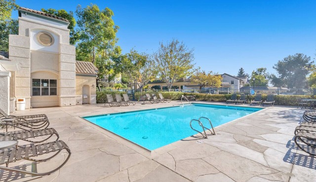 Heart of Carmel Valley 2BR * Families & Corp Stays