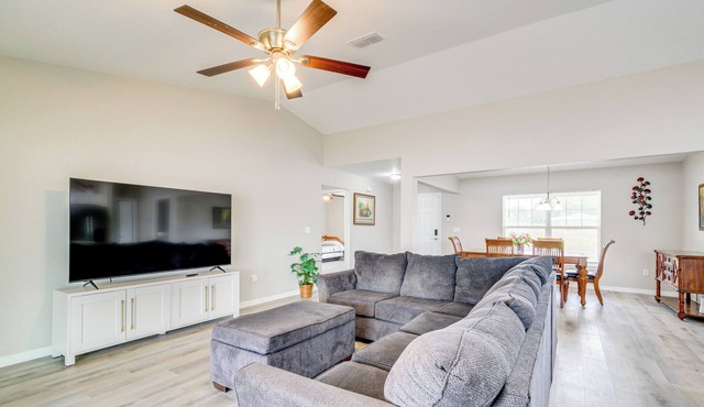 Hike, Paddle & Explore: Home w/Lanai in Ocala in Ocala