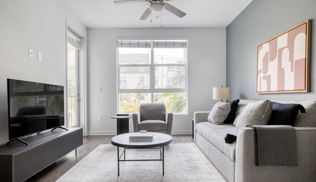 Hip Mission Valley 1BR w/Gym, W/D & Pool, nr restaurants, by Blueground