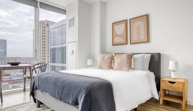 Hip South Loop Studio w/Lounge, Pool & Gym nr Grant Park, by Blueground