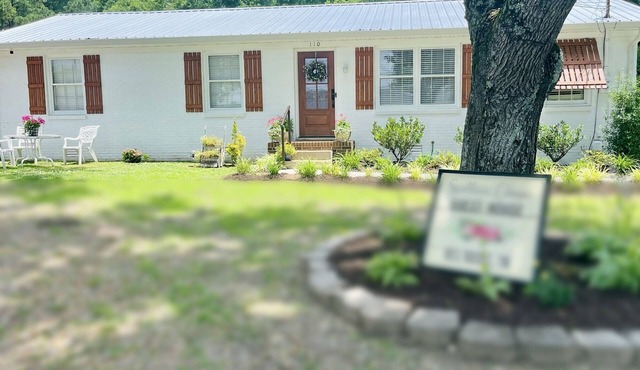 Historic downtown Bell Buckle! Southern Charm Guest House