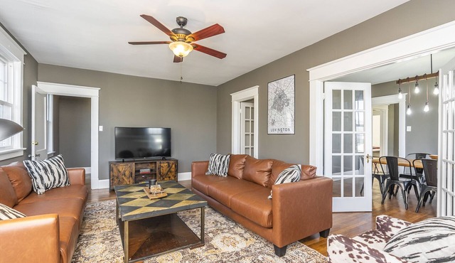 Historic, spacious home in Chevy Chase, perfect for big families! By downtown&UK