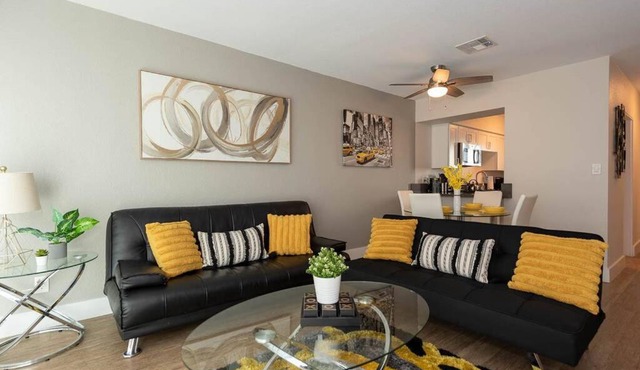 Homey Modern 2BR-15min to Gaslamp, SeaWorld, Beach