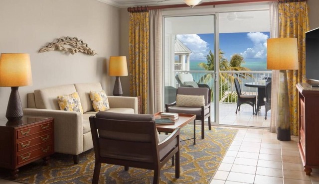 Hyatt Residence 1 bedroom in a coveted location in the heart of Old Town.