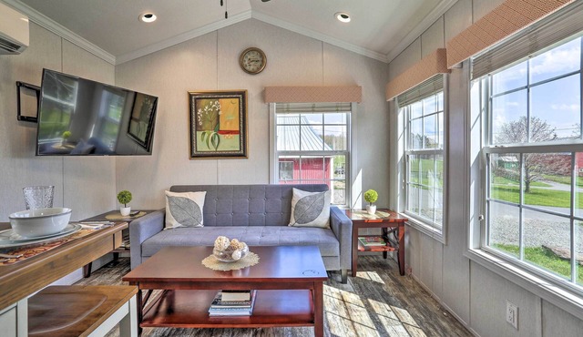 Idyllic Poconos Cottage w/ Deck & Community Perks!