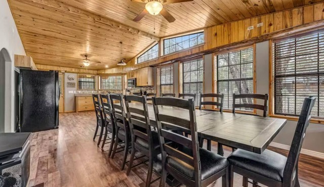 Incredible Rustic Lakeside Cabin in the Woods! Near Lakes, Skiing and Trails!