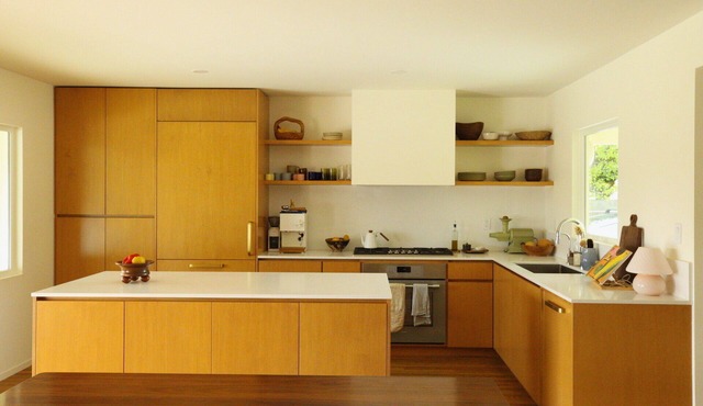 Inspiring centrally-located 4-bedroom house w/sauna, cold plunge, & gym