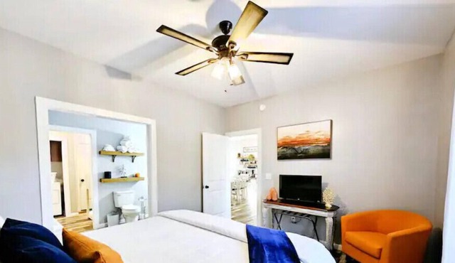 king bed, pool table, jacuzzi tub, secluded home in valley head