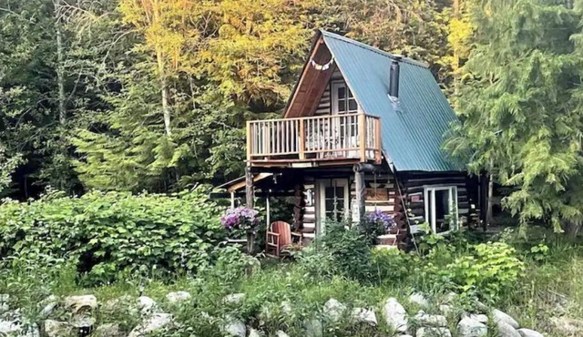 La Luna Tiny Cabin