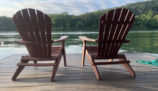 Lake Austin waterfront retreat sleeps 6!