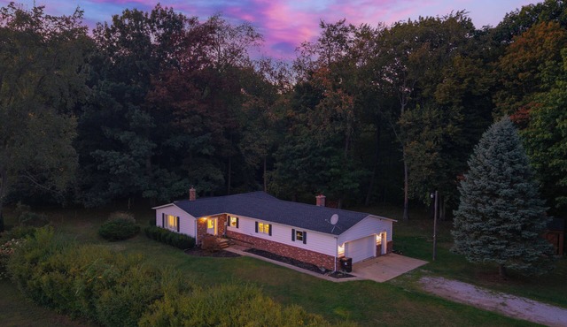Lake City Getaway - Fire Pit | Near Lake Erie