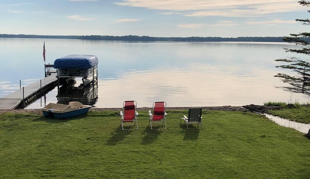 Lake Front Cabin On Sturgeon Lake! Amazing sandy beach for swimming!