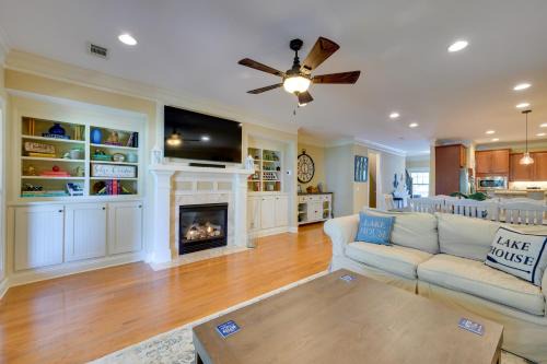 Lake Oconee Abode w/Patio, Grill & Fire Pit Table