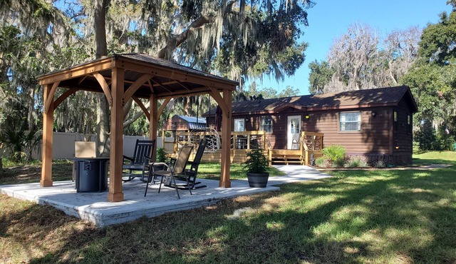 Lakefront Magic Wilderness Cabin