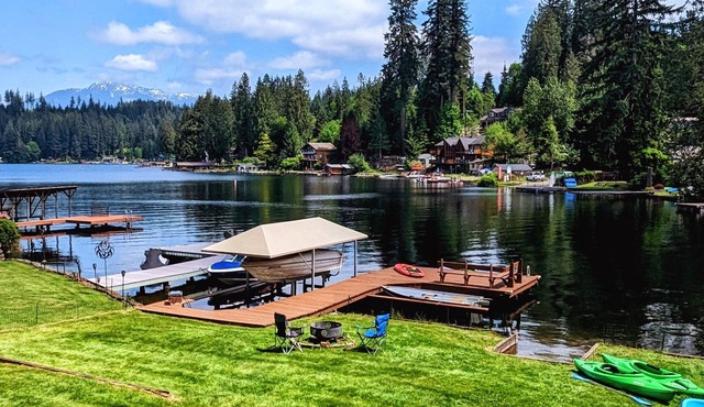 Lakefront Retreat: Private Dock, Fire Pit, BBQ, AC, Dog Friendly
