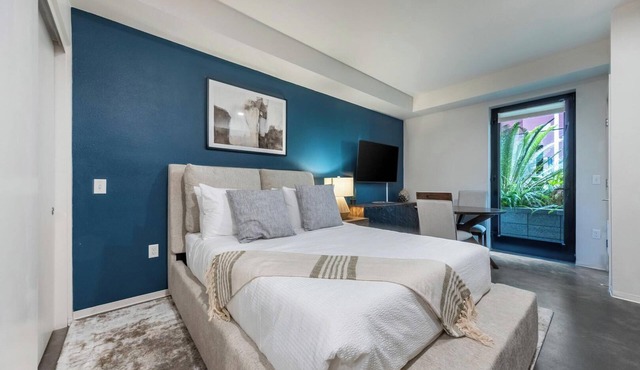Landing | Amazing Studio, Pool, Clubhouse