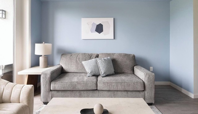 Landing | Beautiful 1BD in Cool Springs