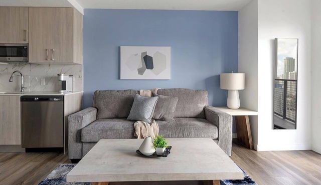 Landing | Chic 1BD, Pool in Miami